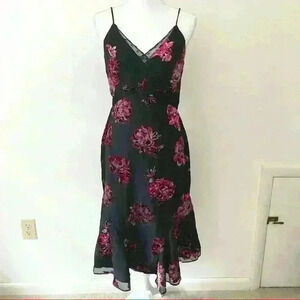 Harlyn Black Floral Velvet Sleeveless Midi Dress